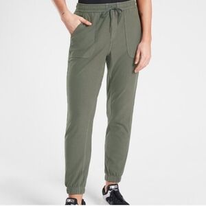 NWOT Athleta Farallon Jogger Pants In Palm.  Size 4
